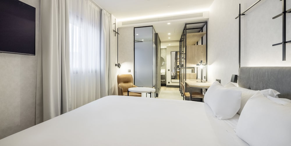 Suite junior, vistas a la ciudad del hotel Ilunion San Mamés. Foto 3