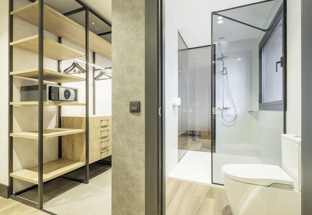 Suite junior, vistas a la ciudad del hotel Ilunion San Mamés. Foto 4