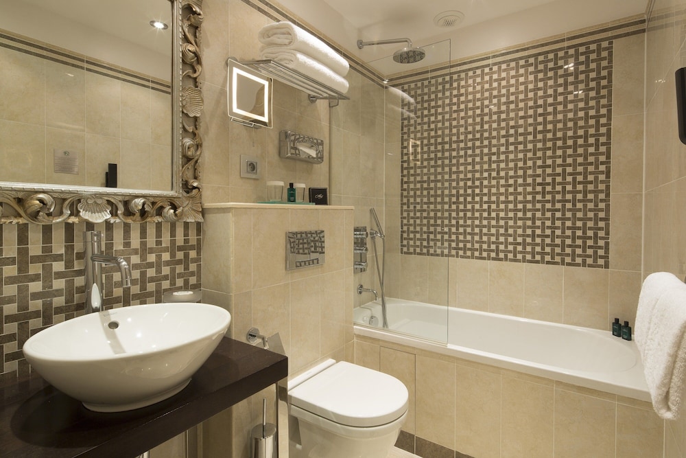 Habitación superior con 2 camas individuales del hotel Ares Eiffel. Foto 11