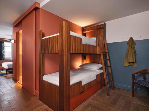 Alojamiento con literas Biggy del hotel The Hoxton Lloyd Amsterdam. Foto 3