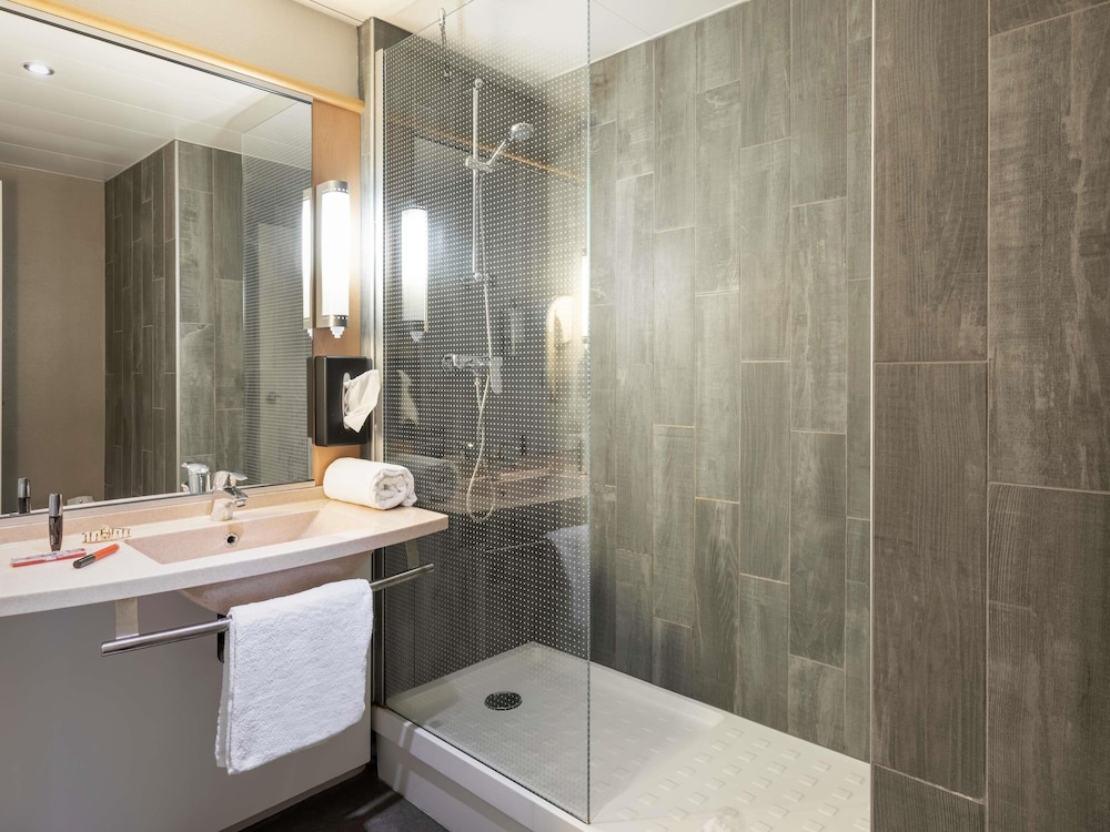 Habitación estándar con 2 camas individuales del hotel ibis Metz Woippy. Foto 2