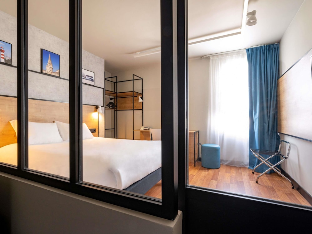 Habitación estándar, 1 cama doble, accesible para personas con discapacidad del hotel ibis La Rochelle Vieux-Port