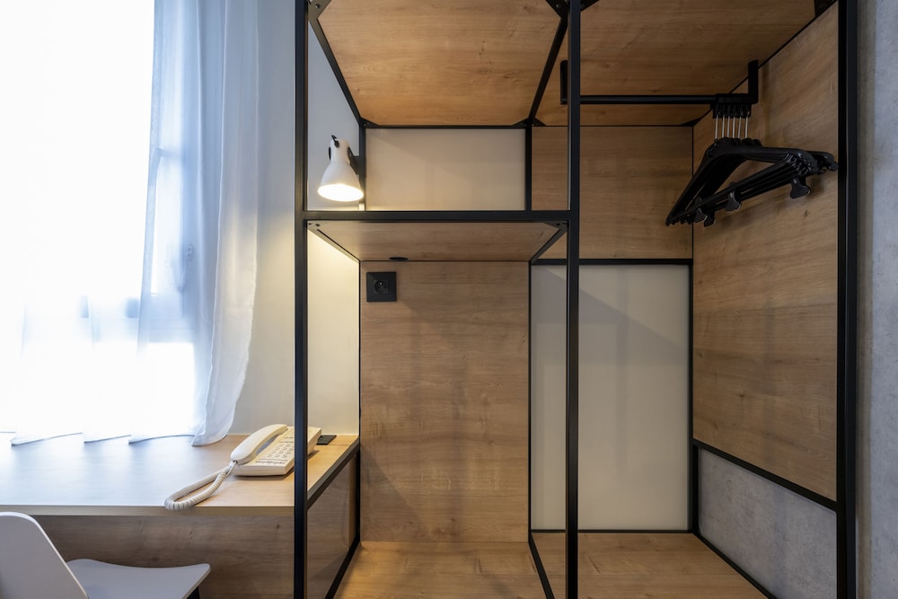 Habitación estándar doble, 1 cama doble del hotel ibis La Rochelle Vieux-Port. Foto 1