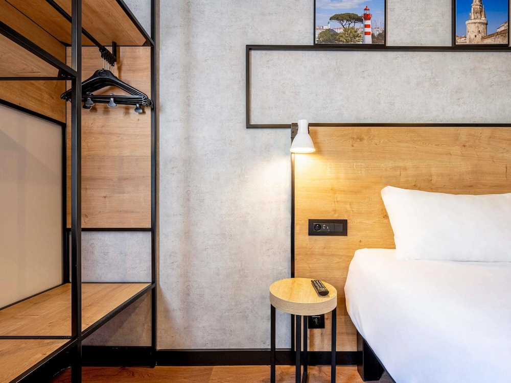 Habitación estándar doble, 1 cama doble del hotel ibis La Rochelle Vieux-Port. Foto 2