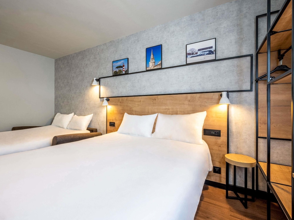 Habitación Premium doble, 1 cama doble con sofá cama del hotel ibis La Rochelle Vieux-Port. Foto 2