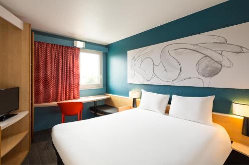 Dos habitaciones contiguas del hotel ibis Bordeaux Pessac Route des Vins Hotel