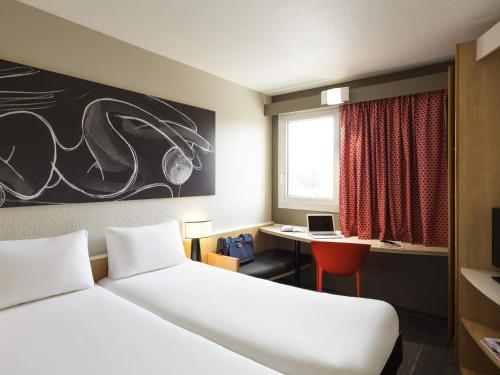 Habitación Doble Estándar - 1 o 2 camas del hotel ibis Bordeaux Pessac Route des Vins Hotel. Foto 6