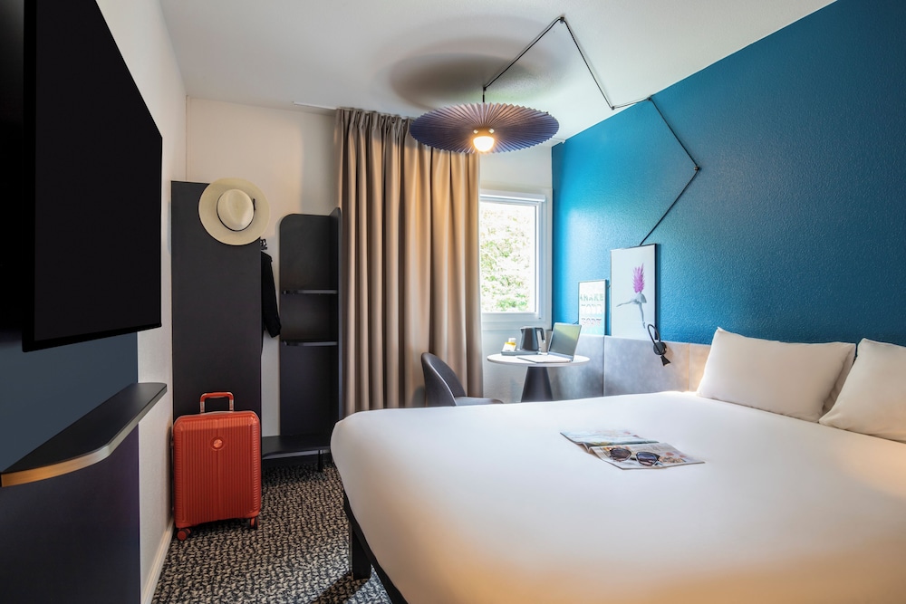 HABITACIÓN STANDARD CON CAMA DOBLE GRANDE del hotel Ibis Paris Meudon Velizy. Foto 9
