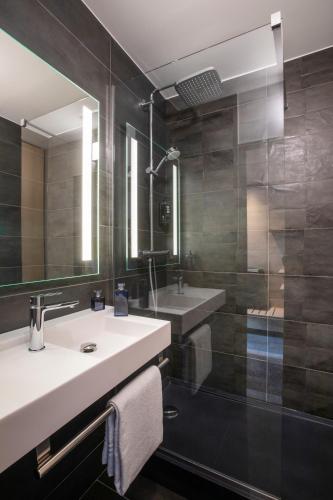 Habitación Doble Estándar - 2 camas del hotel ibis Nancy Centre Sainte Catherine. Foto 5