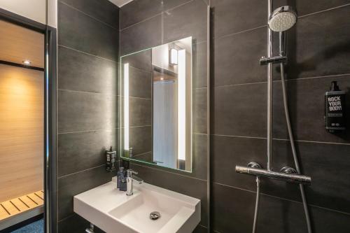 Habitación Familiar del hotel ibis Nancy Centre Sainte Catherine. Foto 4