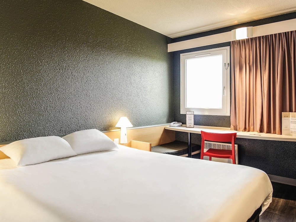 Habitación Estándar con 1 cama doble del hotel ibis Falaise Coeur de Normandie. Foto 6