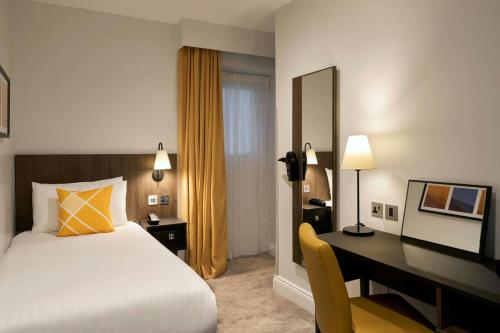 Habitación Individual Estándar del hotel Four Points Flex by Sheraton London Kensington Olympia. Foto 1