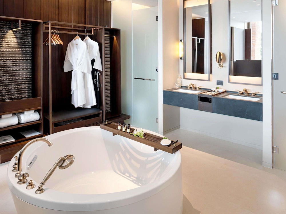 SUITE PRESIDENCIAL, 1 Cama King Size, Vistas al Mar del hotel Pullman Khao Lak Resort. Foto 5