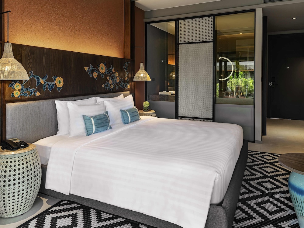HABITACIÓN SUPERIOR con 1 cama king size del hotel Grand Mercure Khao Lak Bangsak. Foto 10
