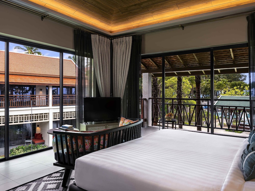 Habitación Deluxe con 1 cama king size del hotel Grand Mercure Khao Lak Bangsak. Foto 18