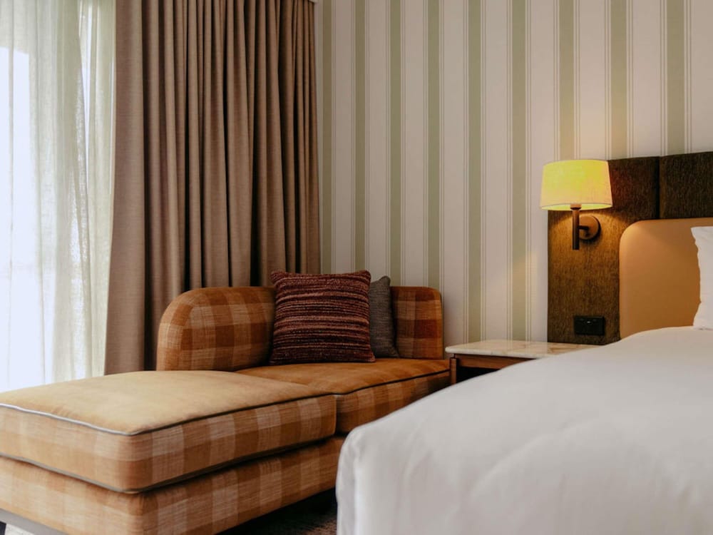 Habitación Deluxe King del hotel Mercure Clear Mountain Lodge. Foto 5