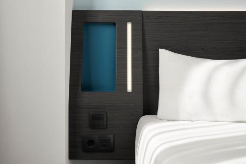 Habitación Doble Estándar con 1 cama grande del hotel Four Points Flex by Sheraton Malaga Centre. Foto 5
