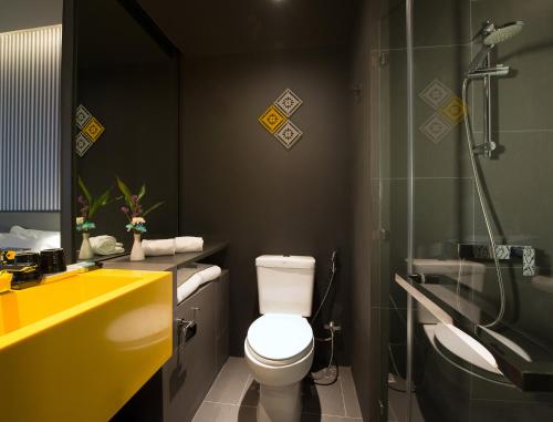 Superior Corner con cama grande del hotel Ibis Styles Bangkok Sukhumvit 4. Foto 9