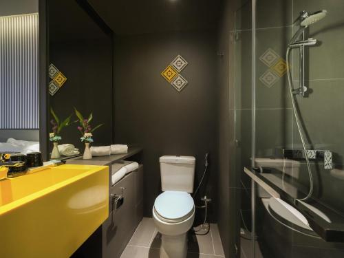 Habitación Estándar - 1 cama grande del hotel Ibis Styles Bangkok Sukhumvit 4. Foto 1