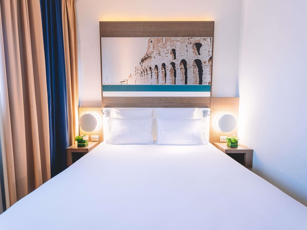 Habitación doble de categoría superior del hotel Mercure Roma Centro Colosseo