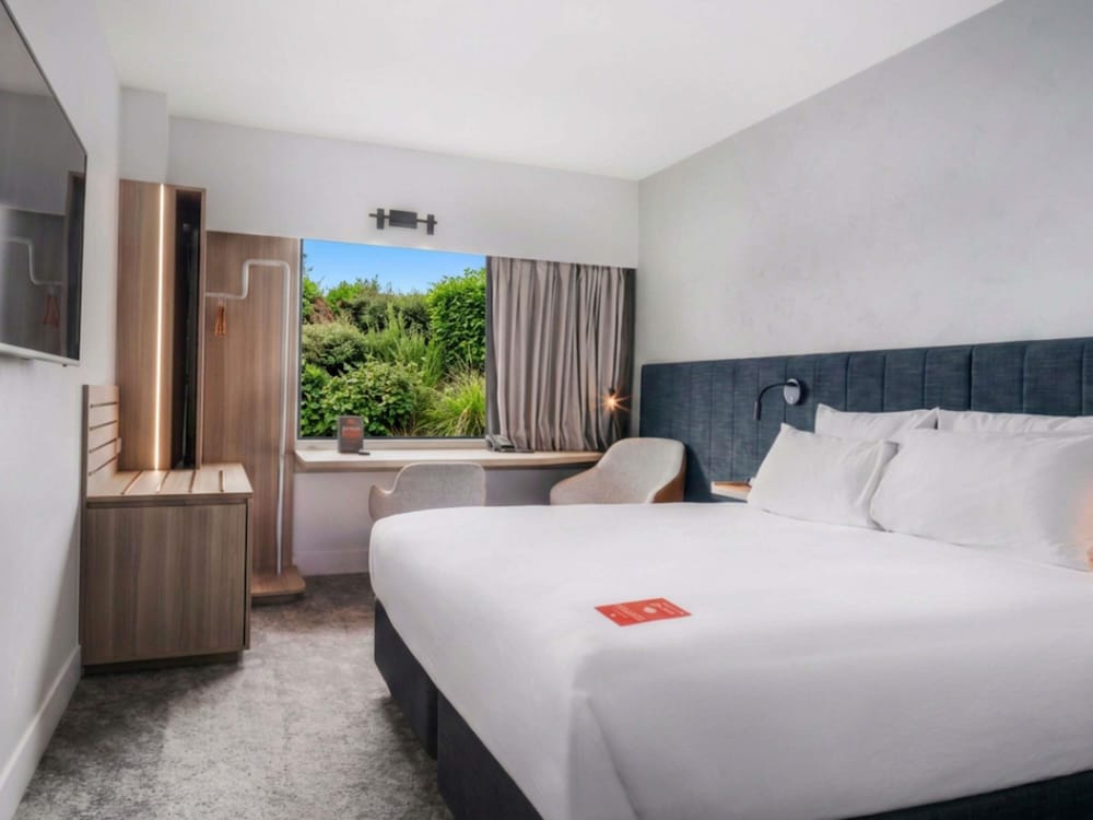 Habitación King con vistas a la ciudad del hotel Ibis Rotorua. Foto 2
