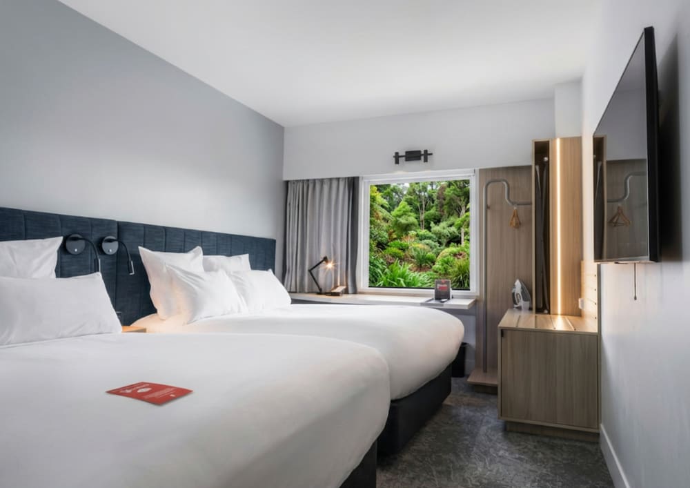 Habitación King con vistas a la ciudad del hotel Ibis Rotorua. Foto 3