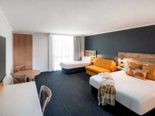 Habitación Queen y Individual del hotel ibis Styles Orange