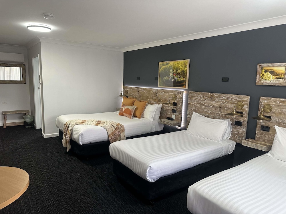 Habitación Queen Twin del hotel ibis Styles Orange. Foto 1