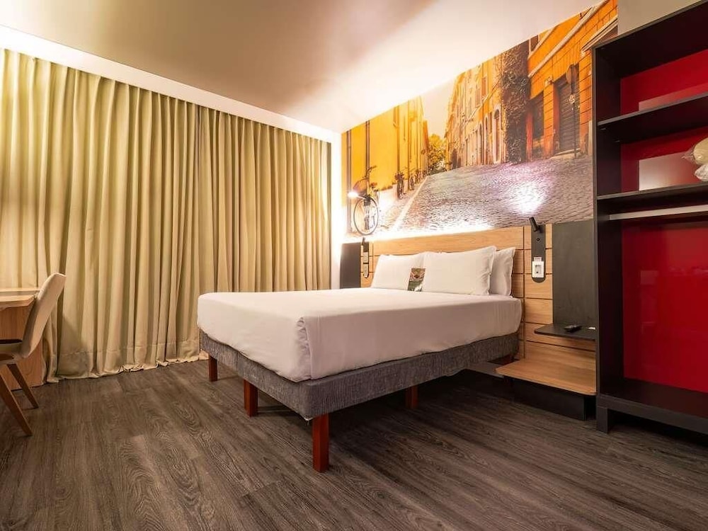 Habitación Superior adaptada - 1 cama queen size del hotel Novotel Curitiba Batel. Foto 3