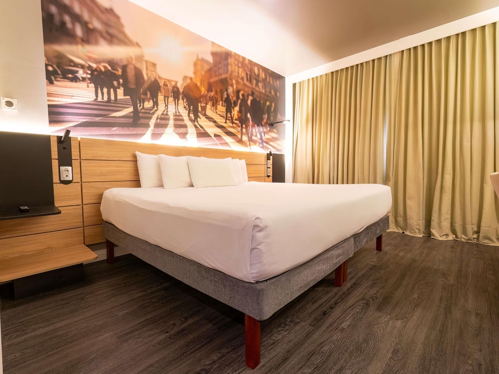 Habitación Superior - 1 cama king size grande del hotel Novotel Curitiba Batel. Foto 5