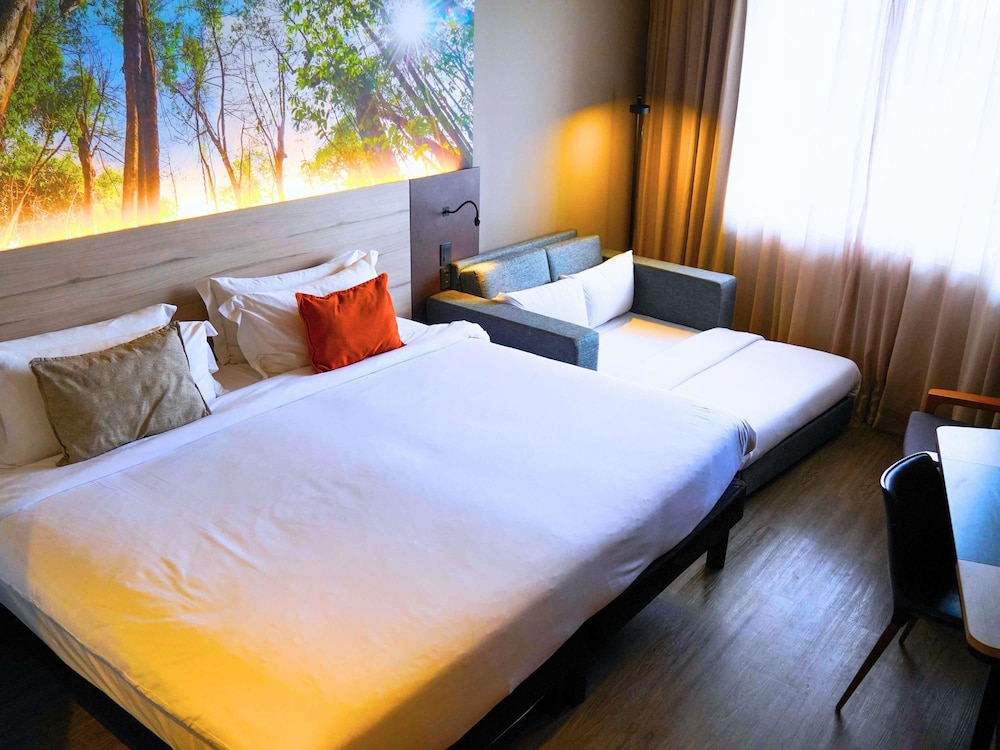 Habitación Superior con 1 cama doble y sofá cama del hotel Novotel Itu Terras São José Golf and Resort. Foto 1