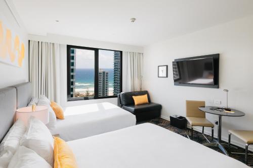 Alojamiento Estándar con vistas al océano - 2 camas dobles del hotel Voco Gold Coast, An Ihg
