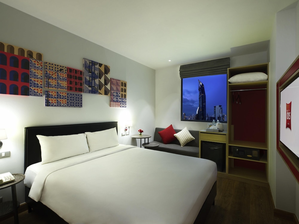 Habitación Estándar con 1 Cama Queen Size del hotel Ibis Bangkok Sukhumvit 24. Foto 1