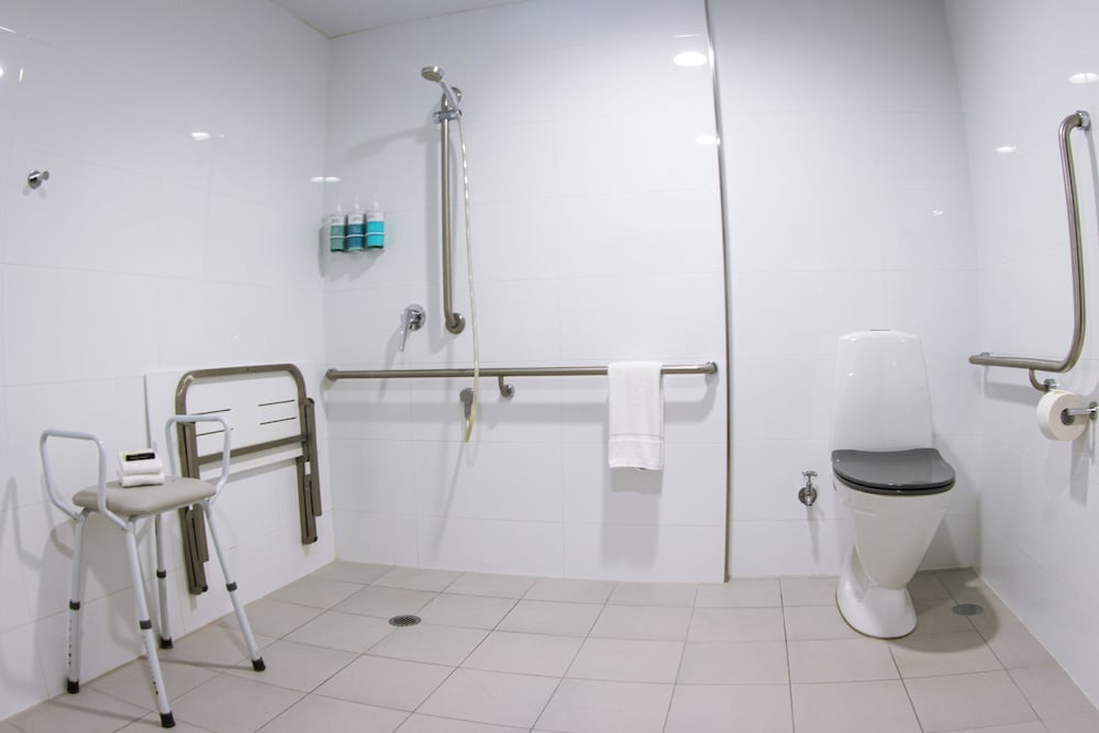 SUITE ESTÁNDAR DE 2 DORMITORIOS, 1 Cama King y 1 Cama King Size Zip del hotel Mercure Tamworth