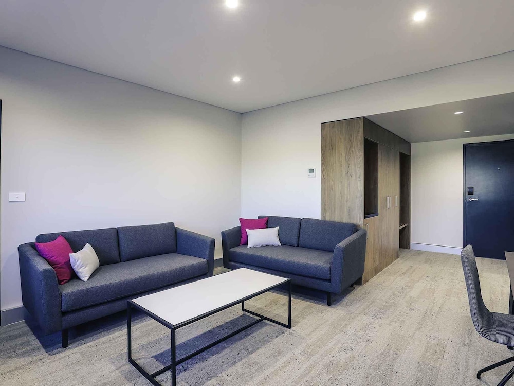 SUITE SUPERIOR DE 2 DORMITORIOS, 1 Cama King y 1 Cama King Zip del hotel Mercure Tamworth. Foto 4