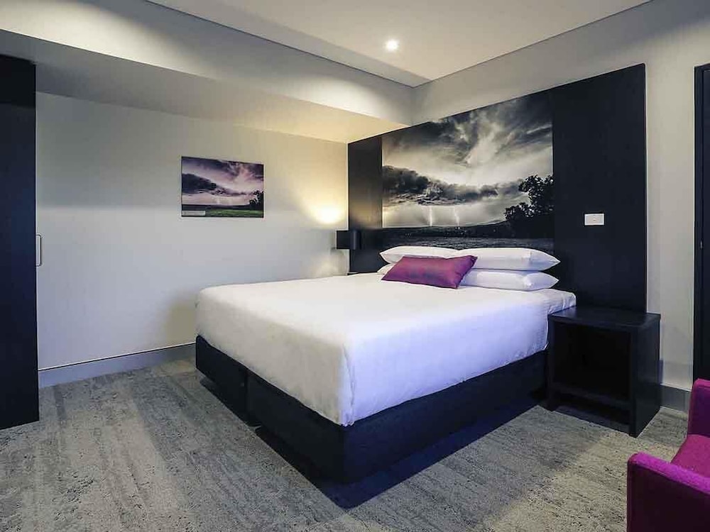Suite de 3 Dormitorios con 3 Camas King del hotel Mercure Tamworth. Foto 3