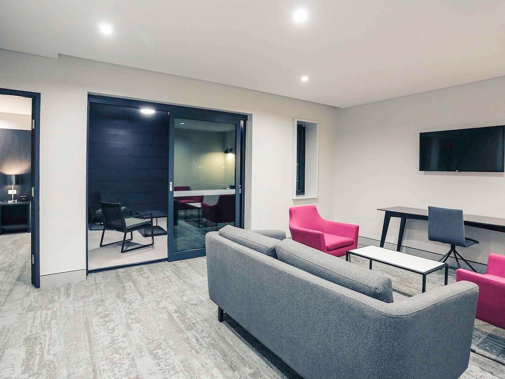 Apartamento West End con 1 Cama King y Balcón del hotel Mercure Tamworth. Foto 1