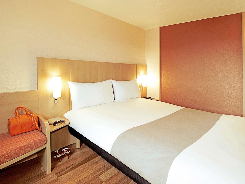 Habitacion Standard con 1 cama doble del hotel Ibis Oujda. Foto 6