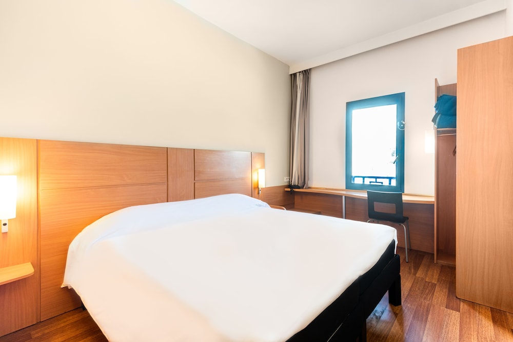 Habitación Estándar con 1 cama doble del hotel Ibis Meknes. Foto 5