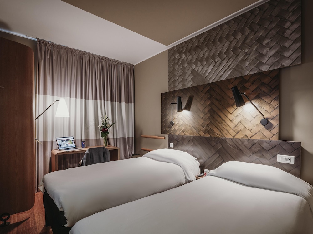 Habitación estándar con 2 camas individuales, 2 camas individuales del hotel Ibis Casablanca City Center. Foto 2