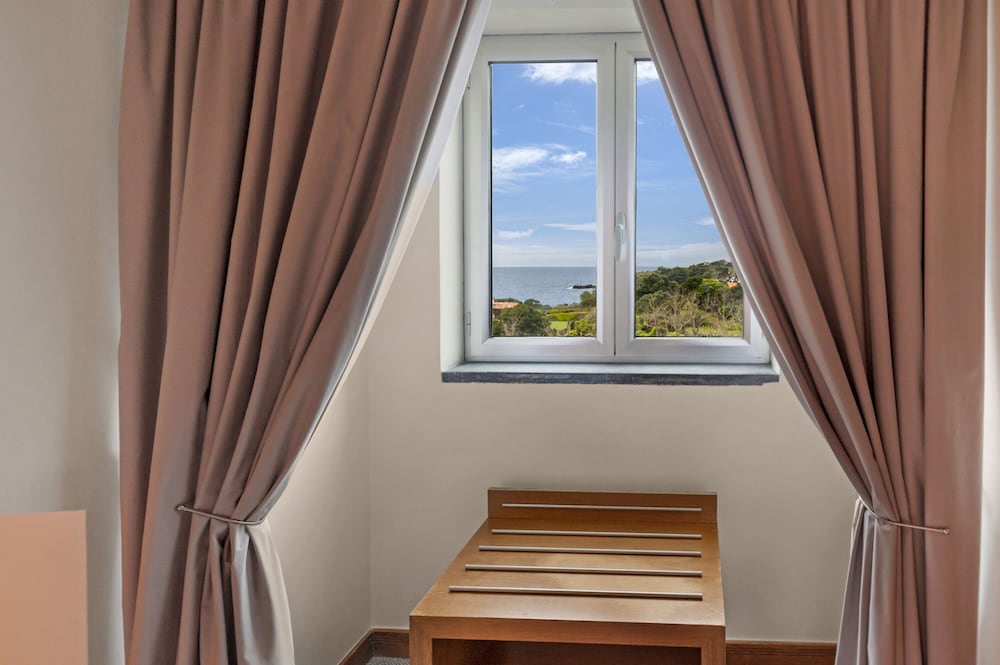 Suite junior, 2 camas individuales, vistas al jardín del hotel Do Caracol. Foto 4