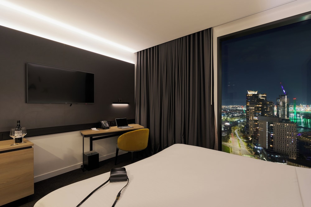 Habitación Superior con 1 Cama King del hotel Novotel Melbourne South Wharf. Foto 1