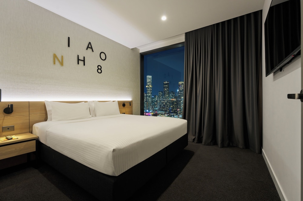 Suite con Vistas a la Ciudad y 1 Dormitorio con 1 Cama King del hotel Novotel Melbourne South Wharf. Foto 1