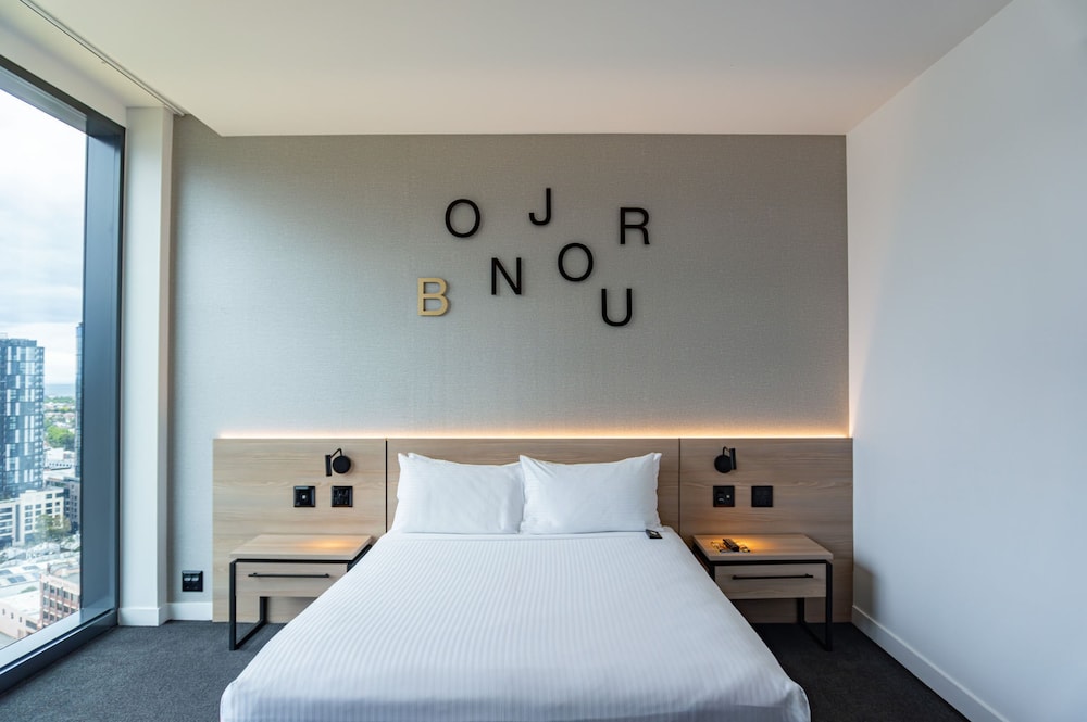 Habitación Estándar con 1 Cama Queen Accesible del hotel Novotel Melbourne South Wharf. Foto 2