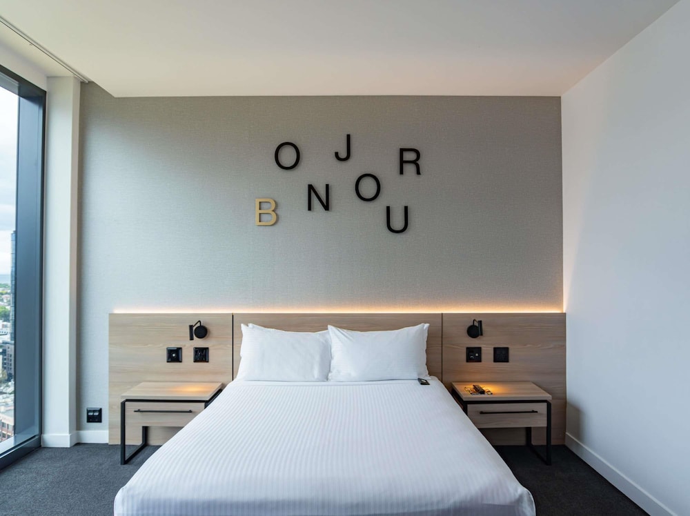 Habitación Estándar con 1 Cama Queen Accesible del hotel Novotel Melbourne South Wharf. Foto 3