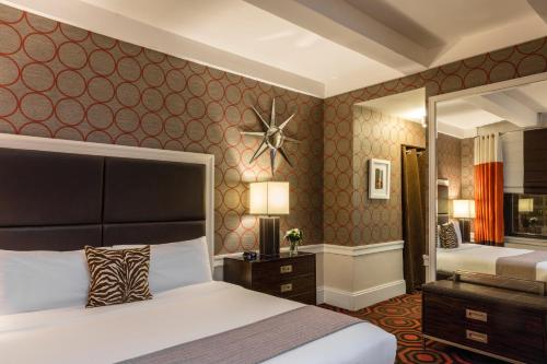 Habitación con cama extragrande - Adaptada para personas de movilidad reducida del hotel Empire. Foto 1