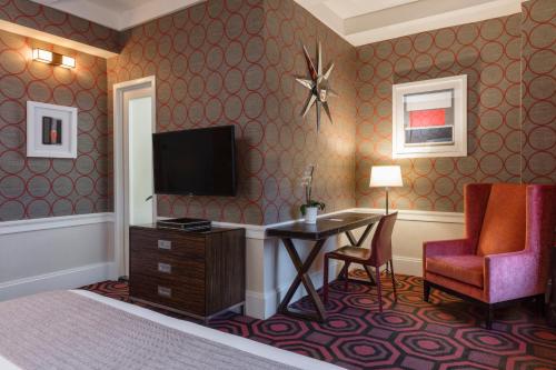 Habitación Deluxe con cama extragrande del hotel Empire