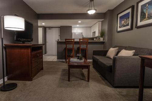 Suite Doble con balcón del hotel Faubourg Montreal. Foto 6