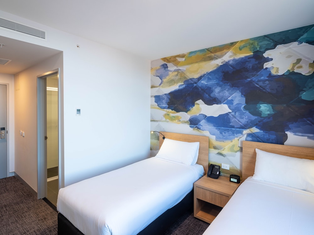 Habitación estándar con 2 camas individuales del hotel ibis Styles Hobart. Foto 1