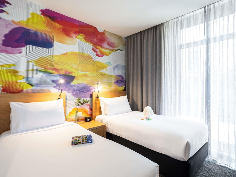 Habitación estándar con 2 camas individuales del hotel ibis Styles Hobart. Foto 7